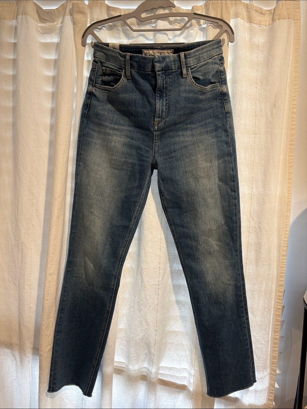 Frank and Eileen Derry Women 28 skinny jeans light medium wash